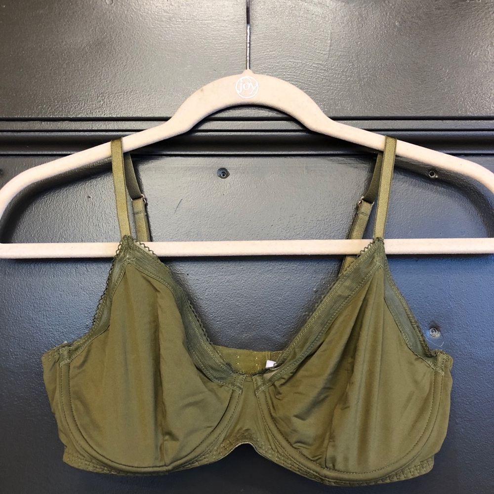 Savage X 34D EUC Underwire bra, like new, olive green silky microfiber